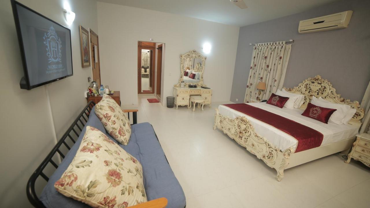 Four Squares Karachi Bed and Breakfast Exteriör bild