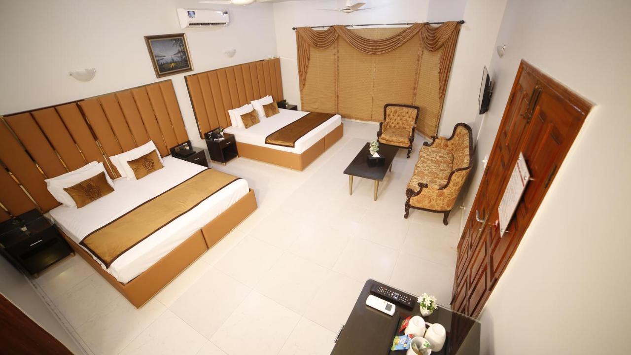 Four Squares Karachi Bed and Breakfast Exteriör bild