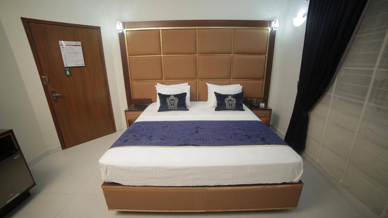 Four Squares Karachi Bed and Breakfast Exteriör bild