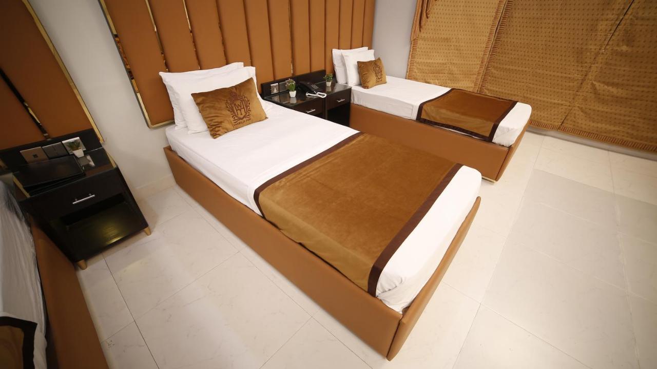 Four Squares Karachi Bed and Breakfast Exteriör bild