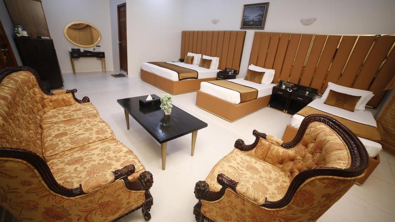 Four Squares Karachi Bed and Breakfast Exteriör bild