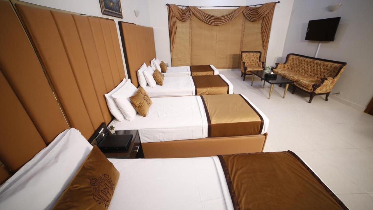 Four Squares Karachi Bed and Breakfast Exteriör bild