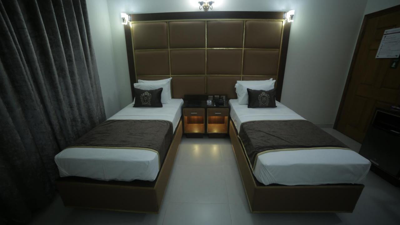Four Squares Karachi Bed and Breakfast Exteriör bild