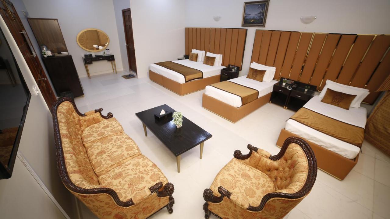 Four Squares Karachi Bed and Breakfast Exteriör bild
