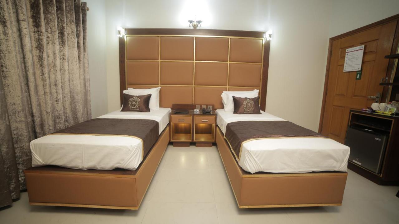 Four Squares Karachi Bed and Breakfast Exteriör bild