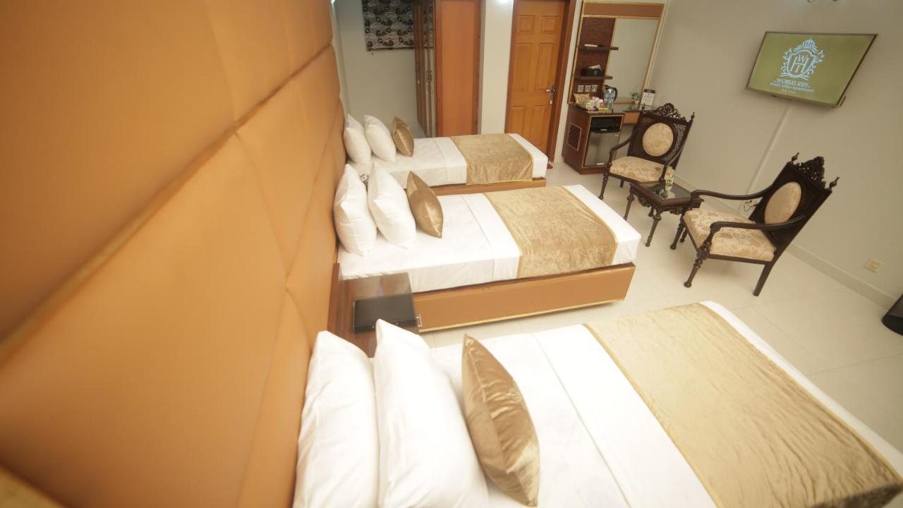 Four Squares Karachi Bed and Breakfast Exteriör bild