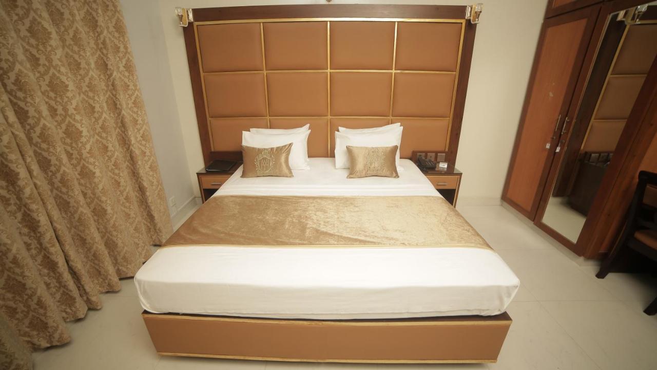 Four Squares Karachi Bed and Breakfast Exteriör bild