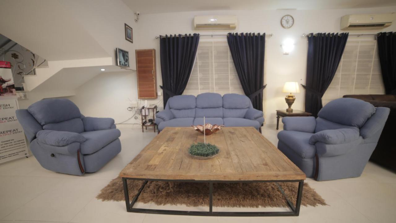 Four Squares Karachi Bed and Breakfast Exteriör bild
